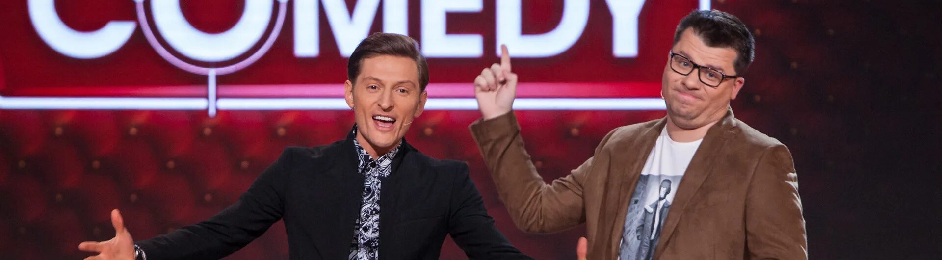 Камеди клаб кудрявый. Братский брат камеди. Тнт-comedy. Камеди вумен мужчины. Камеди вумен брат приехал.