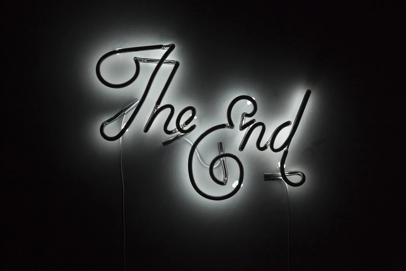 It s the end. Обои на рабочий стол the end. надпись энд. зе энд. неоновая надпись конец.