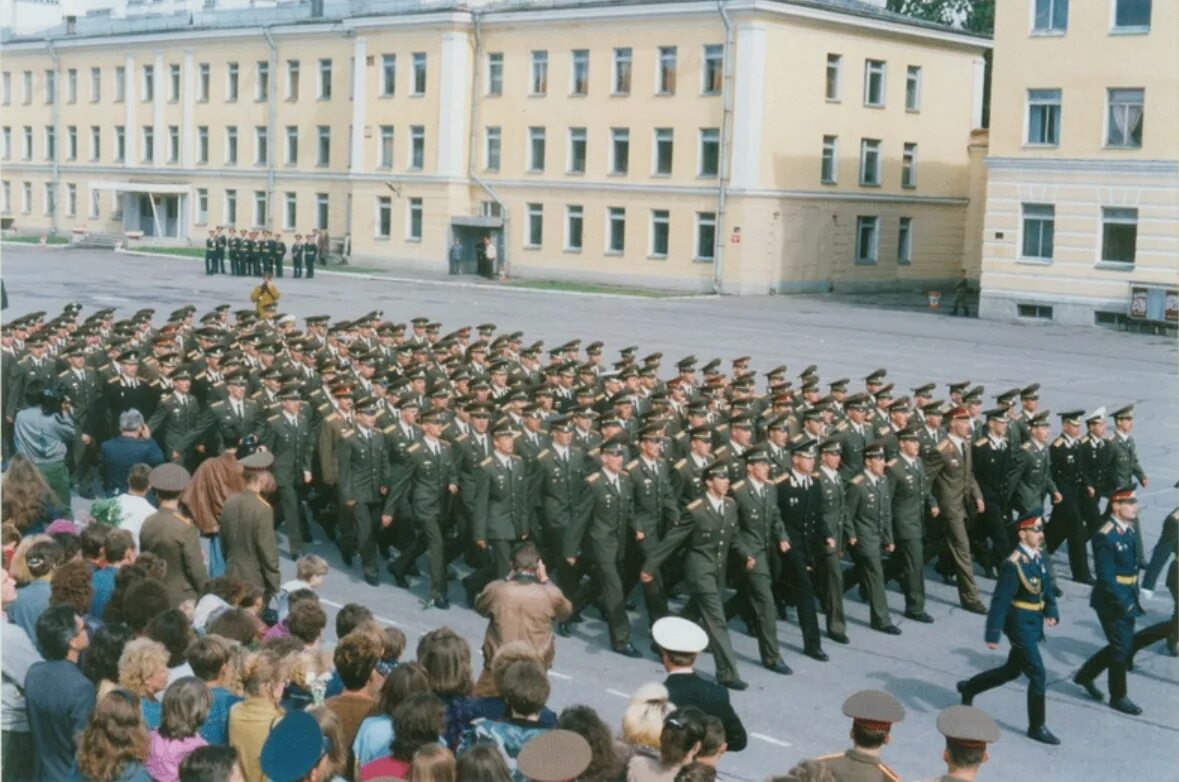 Высшее военное командно инженерное училище. ЛЕНПЕХ им Кирова. Ленинградское высшее общевойсковое командное училище им с.м Кирова. Ленинградское общевойсковое командное училище. СПБ ВОКУ им.с.м.Кирова.