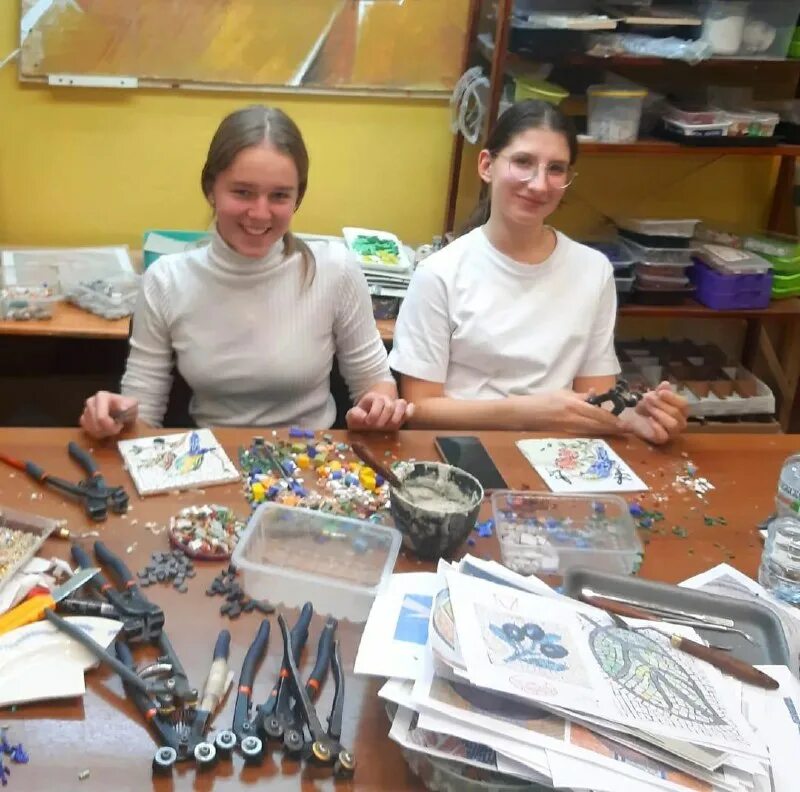 Рапсодия школа искусств дубна. Дши дубна. Маленькие помощники работы победителей конкурса. Детская школа искусств вдохновение дубна. Букет для победителя конкурса юного пианиста.