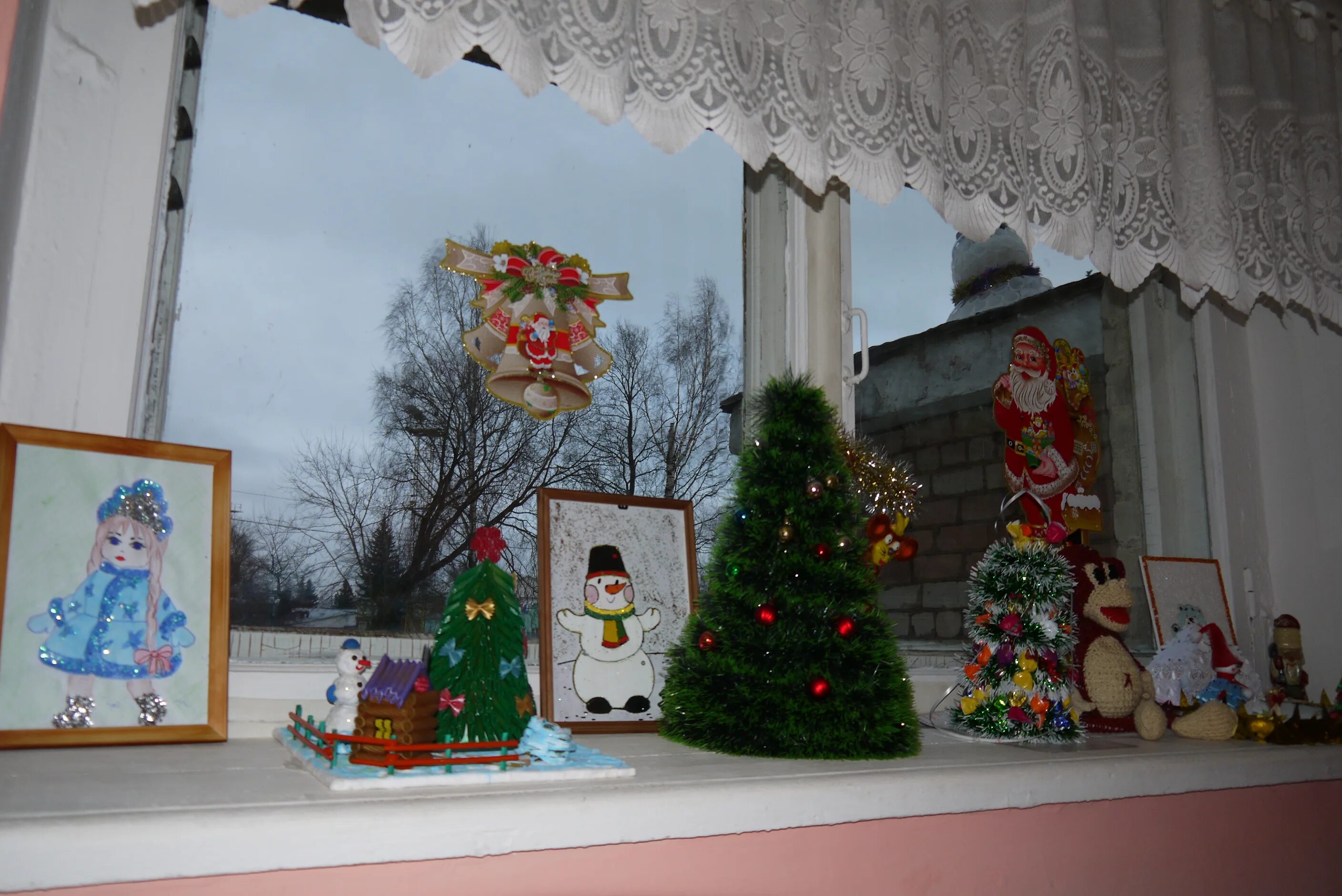 библиотечную выставка новый год у ворот. новый год у ворот книжная выставка. новый год у ворот книжная выставка. заголовок выставки новый год. выставка поделок новый год у ворот детский сад.