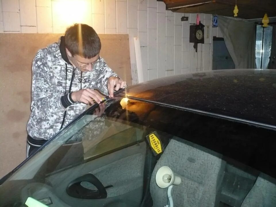 Тонировка заднего стекла авто. Затонировать стекла автомобиля своими руками. Тонировка авто без фена. Тонировка заднего стекла без фена. Тонировка авто.