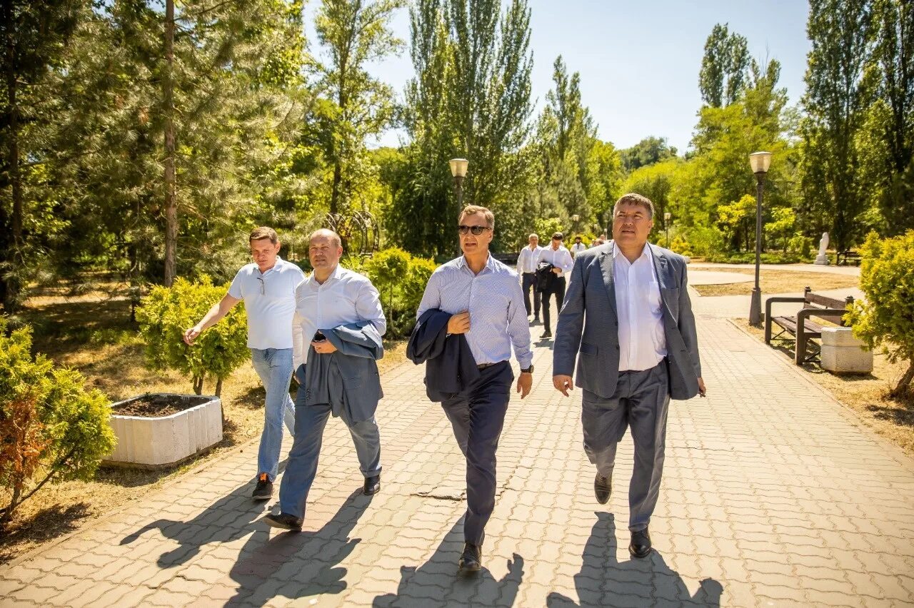 Таганрог приезд. Яцкин Таганрог. Яцкин сенатор от Ростовской области.