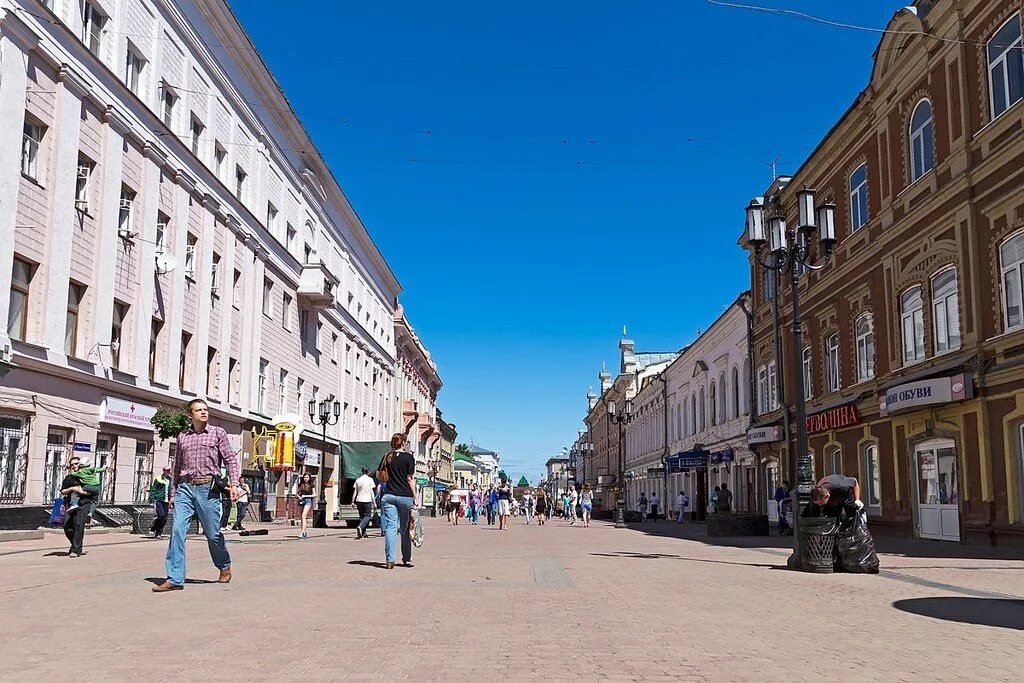 Нижний Новгород пешеходная улица Покровка. Большая Покровская улица в Нижнем Новгороде. Нижний Новгород пешеходная улица большая Покровская. Центральная улица Нижнего Новгорода пешеходная.