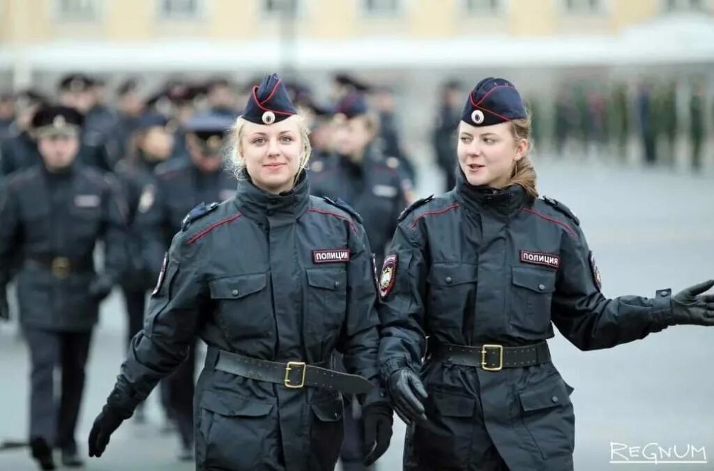 Полиция 2011 год. Российская полиция. сотрудница полиции. полицейская форма россии. коллектив полиции.