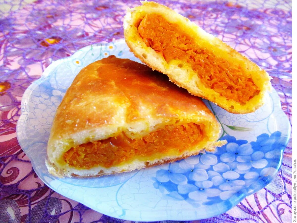 Пирожки с морковью в духовке. Пирожки с морковью. пирожки с морковкой в духовке. пирог с морковью. пирог с начинкой из моркови.