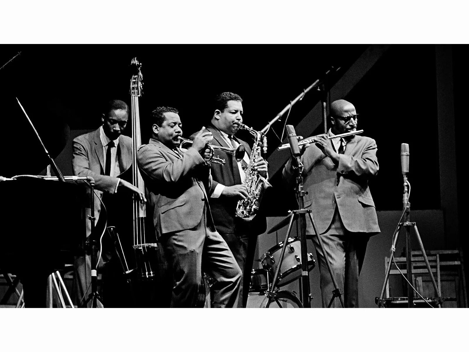 Классика джаза лучшее. Оркестр дюка эллингтона. Blakey art "jazz messengers". Классика джаза лучшее. Art blakey, барабанщик.