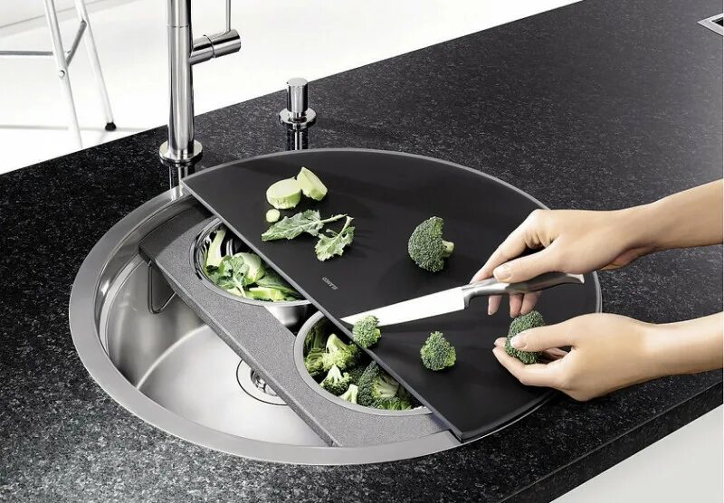 Плинтус для мойки на кухне. Раковина kitchen sink кухонная. Маленькая раковина для кухни. Накладная мойка на столешницу. Узкая мойка для кухни.