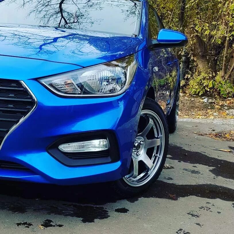 Перетянулись в пленку) - Hyundai Solaris Hatchback, 1,4 л, 2011 года фотография 