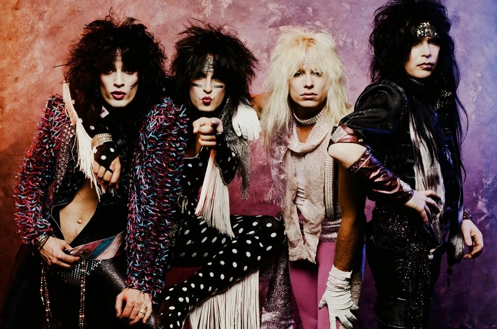 Слушать motley. Группа mötley crüe молодые. Motley crue. Мотли крю 1981. Группа mötley crüe.