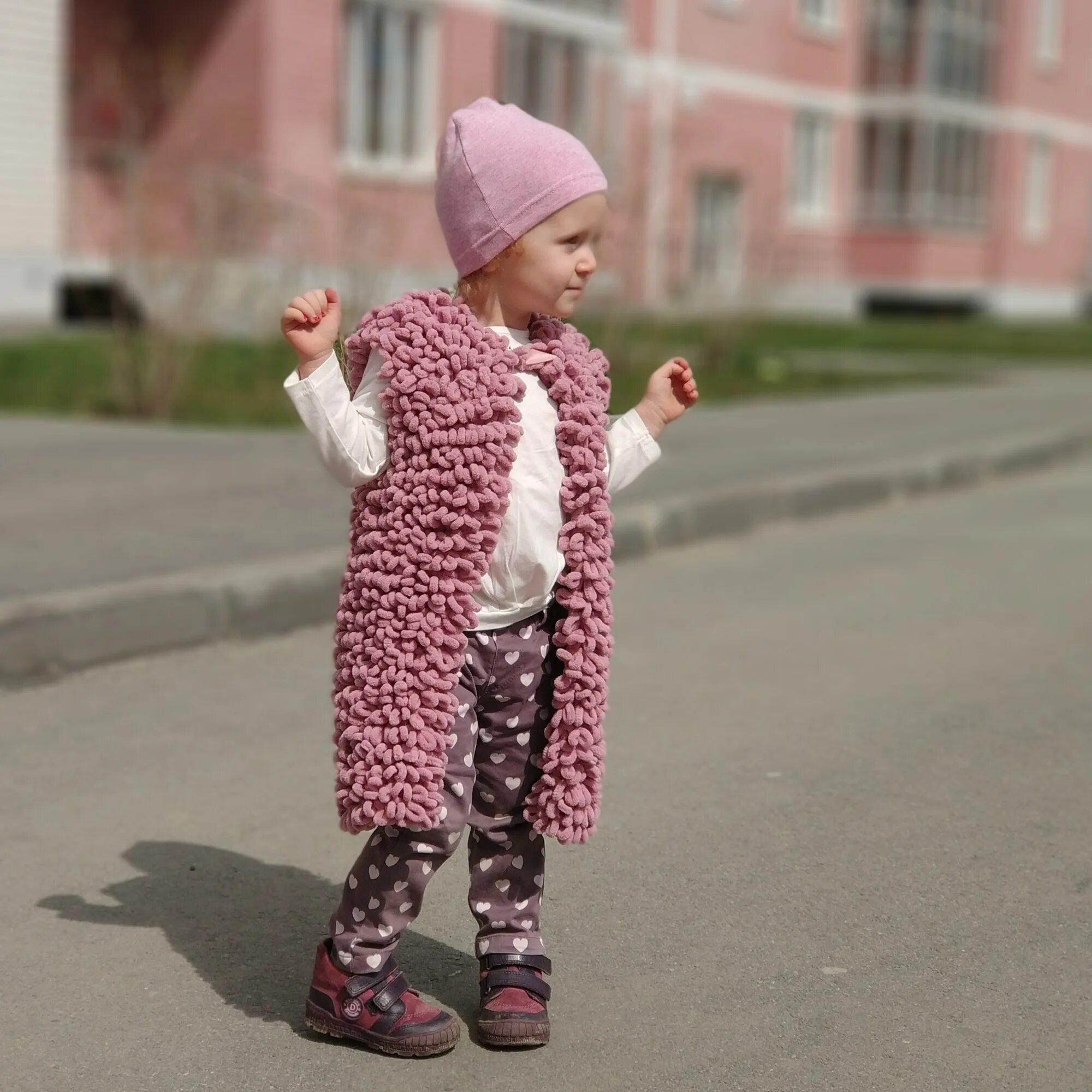 Костюм из ализе пуффи. Жилет ализе пуффи файн. ализе пуффи кардиган. пряжа ализе пуффи кардиган. кардиган ализе пуффи файн детский.