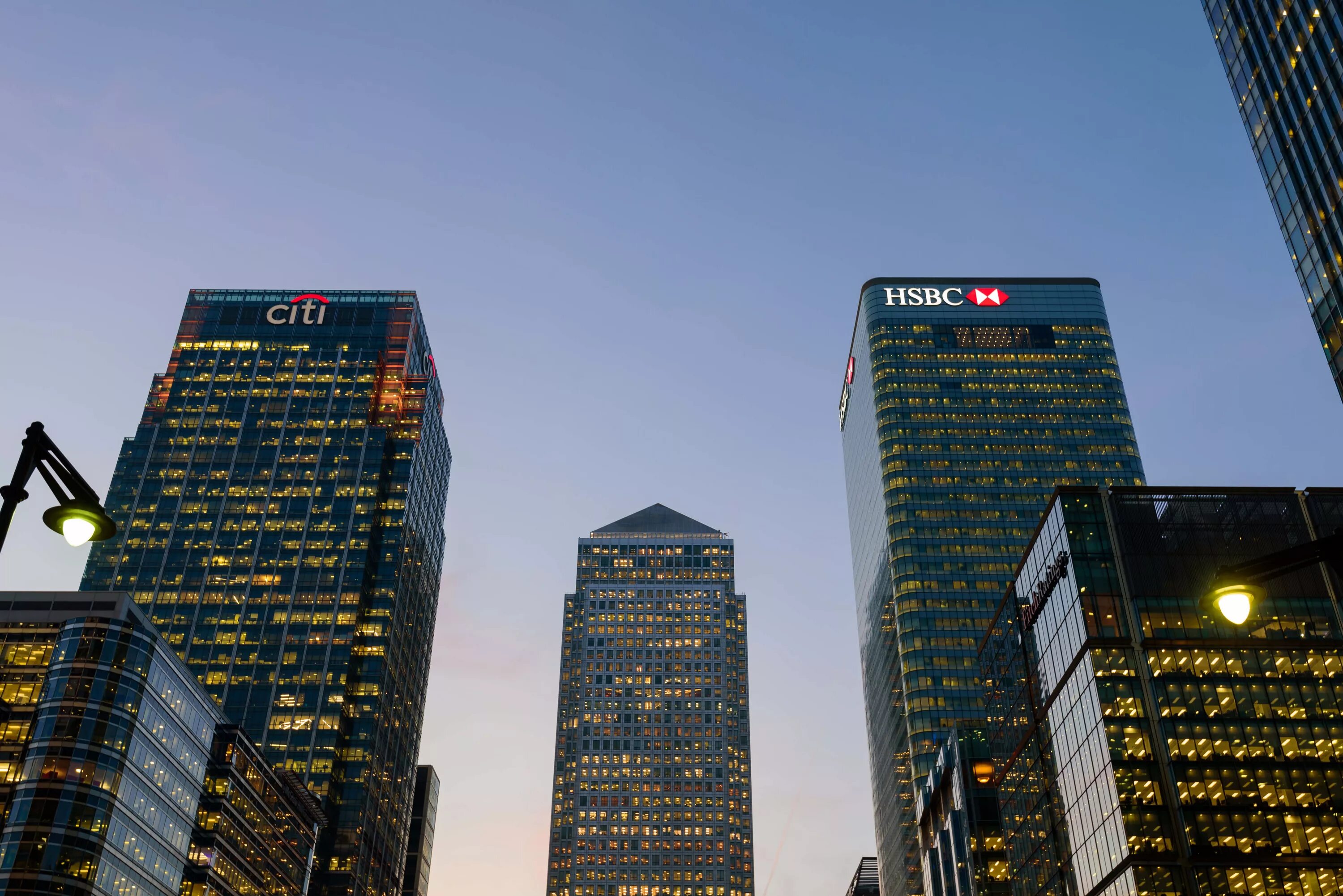 Must bank. Hsbc canary wharf. здание банка shutterstock. the one canada square skyscraper. bank square in finance trade.