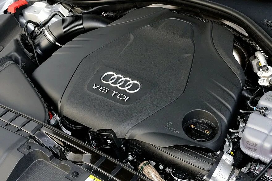 7 003. Двигатель Ауди а6 с7 3.0 дизель. Ауди а6 3.0 TDI. Audi a6 3.0 TDI мотор. Ауди а6 2011 года мотор.