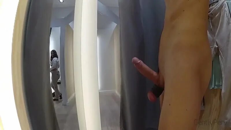 Парни Дрочат В Примерочной Видео