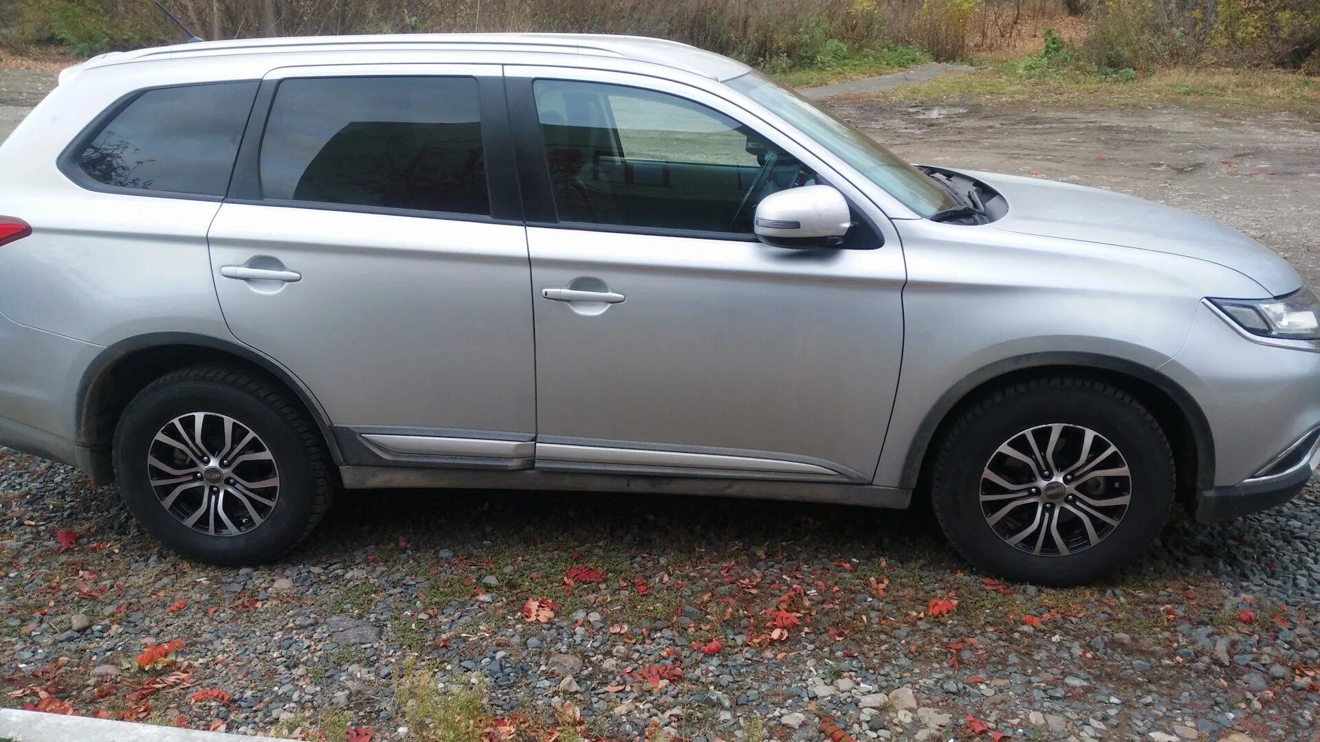 Мицубиси аутлендер r16. Диски на mitsubishi outlander 3. диски mitsubishi outlander r16. outlander 3 r16. диски мицубиси аутлендер 16.