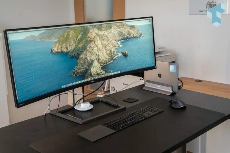 Монитор 2 5 3 5. Macbook pro setup. монитор макбука. macbook с монитором. монитор для macbook pro.