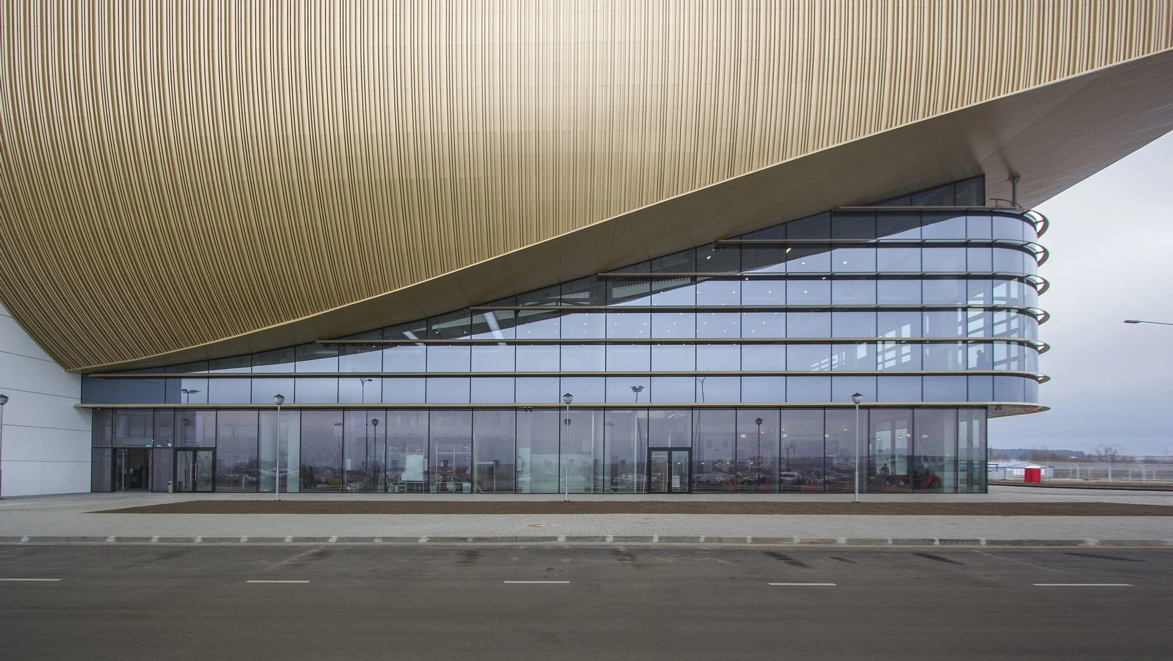 Аэропорт Пермь большое Савино. Архитектура Перми аэропорт. Новый аэропорт в Перми. Архитектура большое Савино. Аэропорт пермь парковка