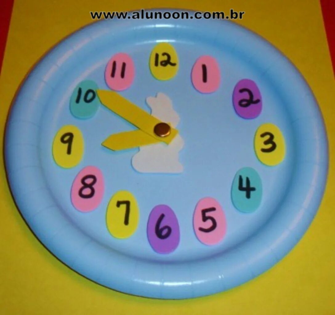 Игры делать часы. Часы из картона. Поделка часы. Часы из одноразовой тарелки. Поделка часы для детей.
