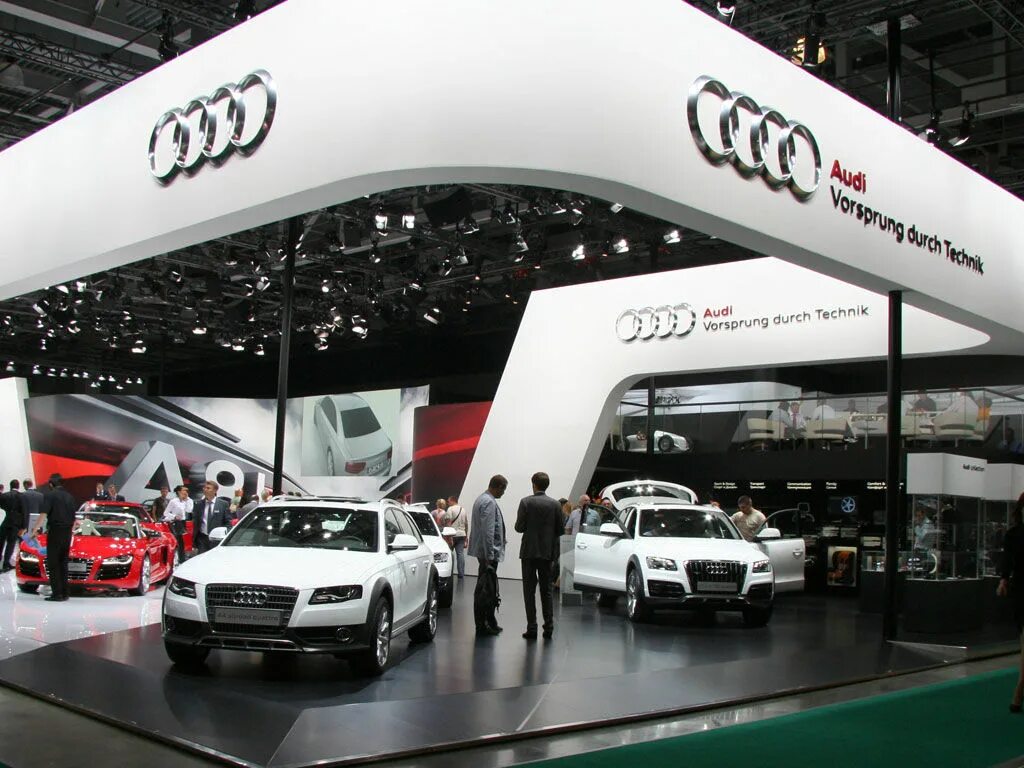 Ауди центр санкт петербург. Магазин ауди. крупный автосалон audi. ауди магазин машин. бутик автомобилей audi.