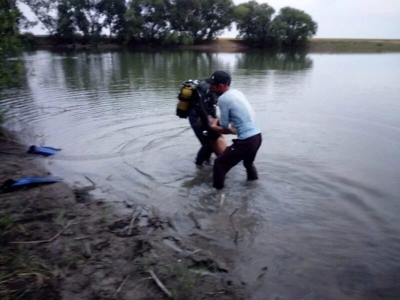 Нашли ли двух мальчиков. Трупы людей утонувших в водоёмах.