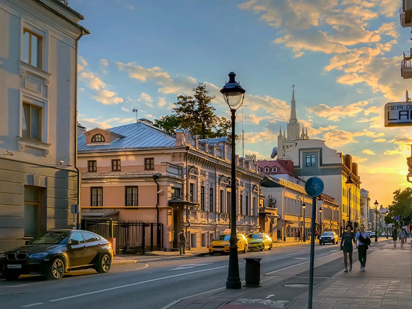 Большую московскую улицу. Большую московскую улицу