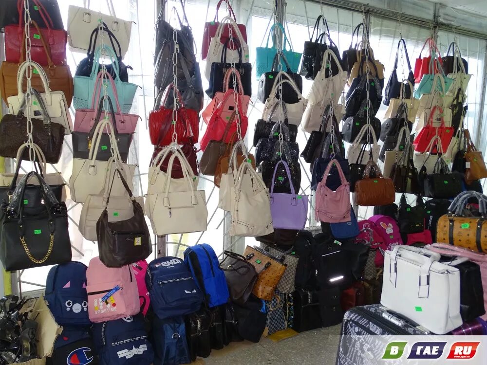 раздаем вещи. мешках вещи женские много. ненужные вещи отдам даром. бесплатные вещи екатеринбург. авито вещи.