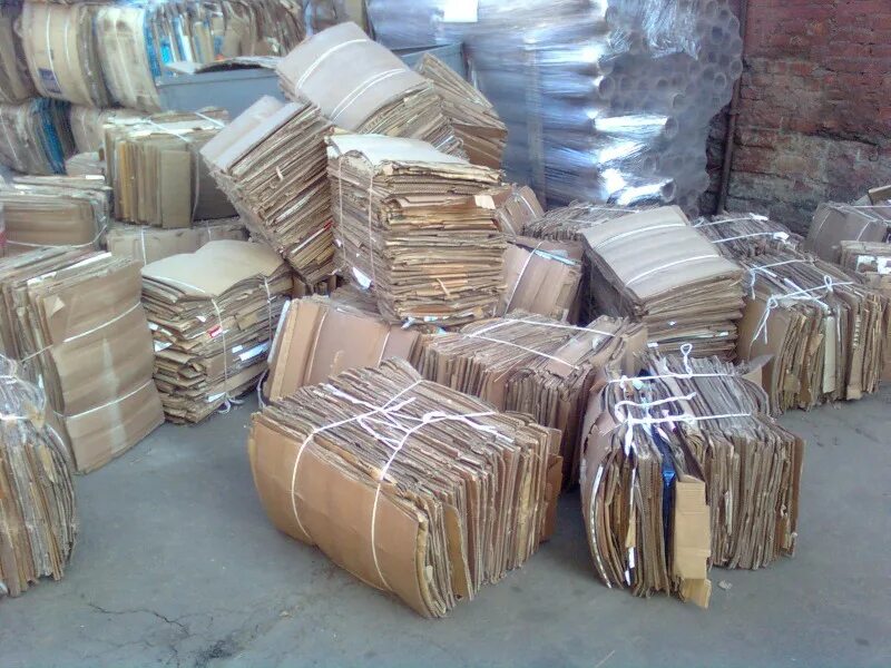 Прием макулатуры. Макулатура. Стопка макулатуры. Макулатура. Макулатура мс 5б картон прессованный.