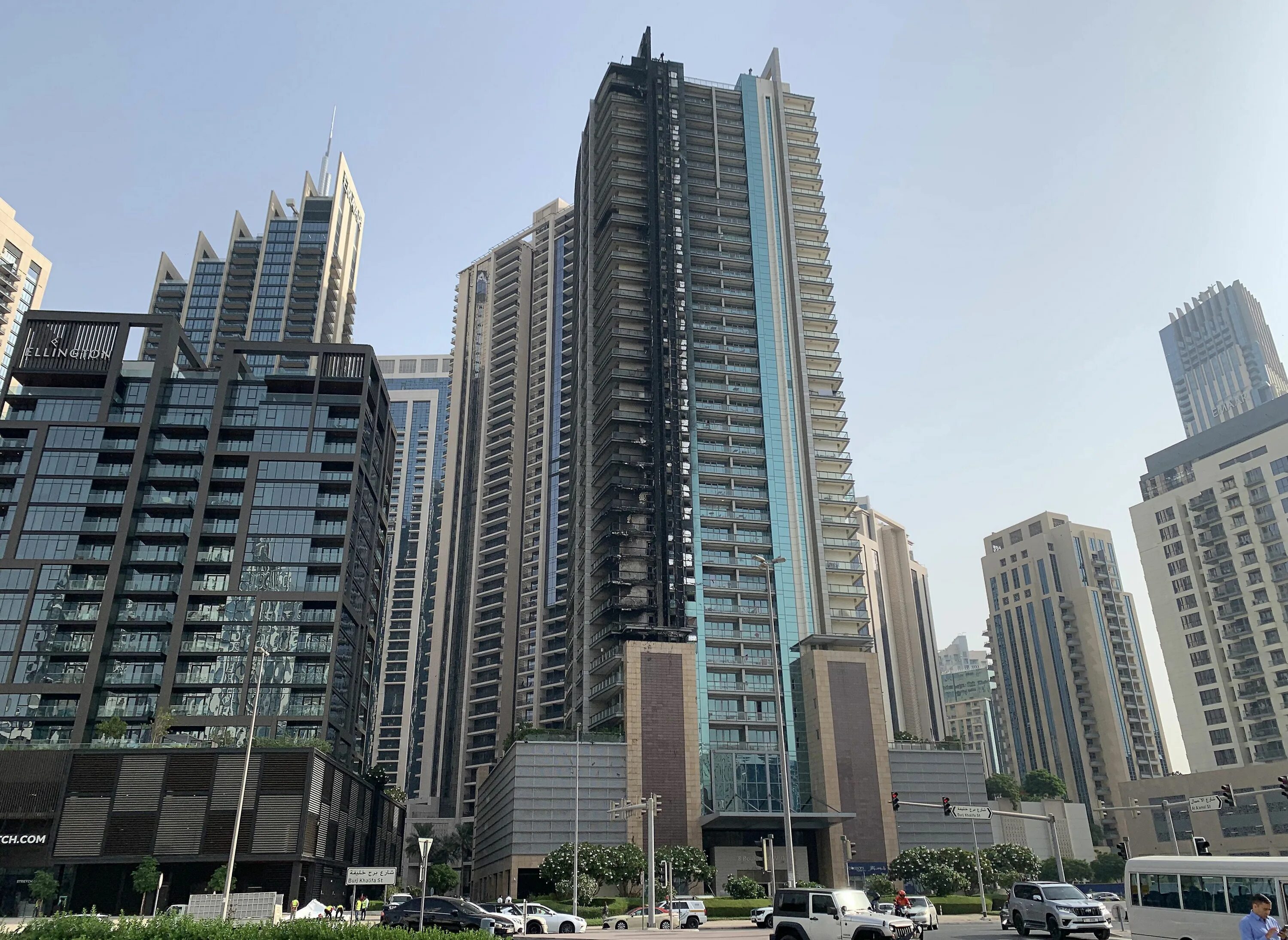 Emaar Дубай здания. Бурдж Халифа пожар. Район Downtown Дубай. 35 Этажный дом. Бурдж халифа сгорела