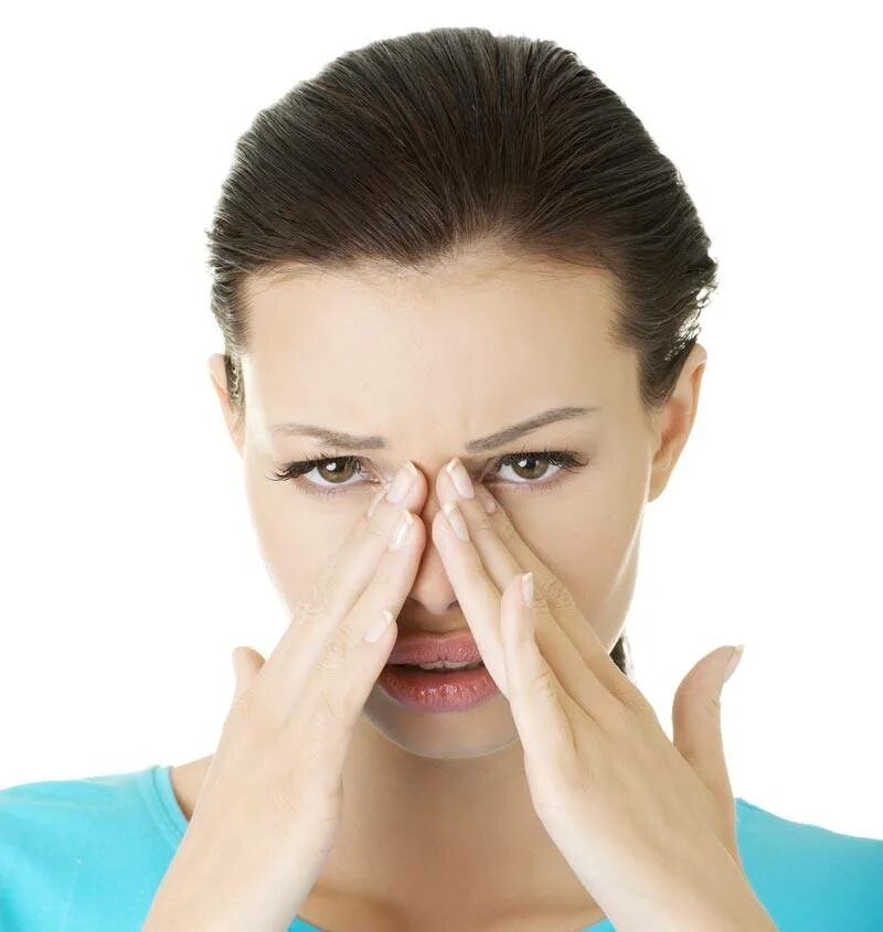 Головная боль заложенность носа боль в горле. Дискомфорт в переносице.