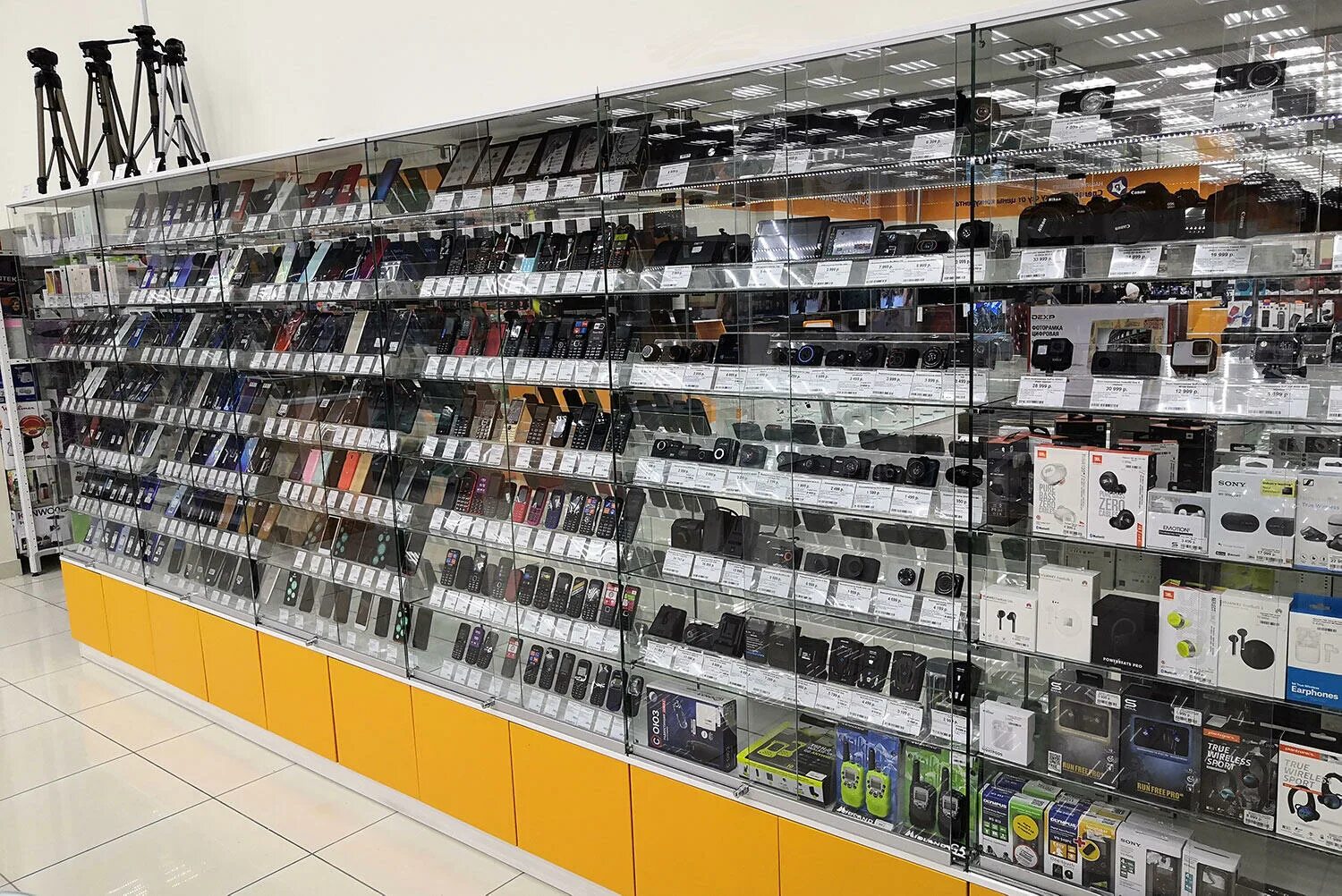 днс радужный хмао. лабытнанги торговый центр. днс лабытнанги. днс якутск. Dns магазин лабытнанги.