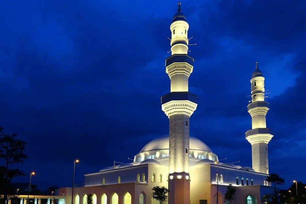 Masjid. Масджид Аль-кабир. Масджид Киблатайн. Мечеть Масджид-Джаме синяя. Мечеть Аль-Киблатайн.