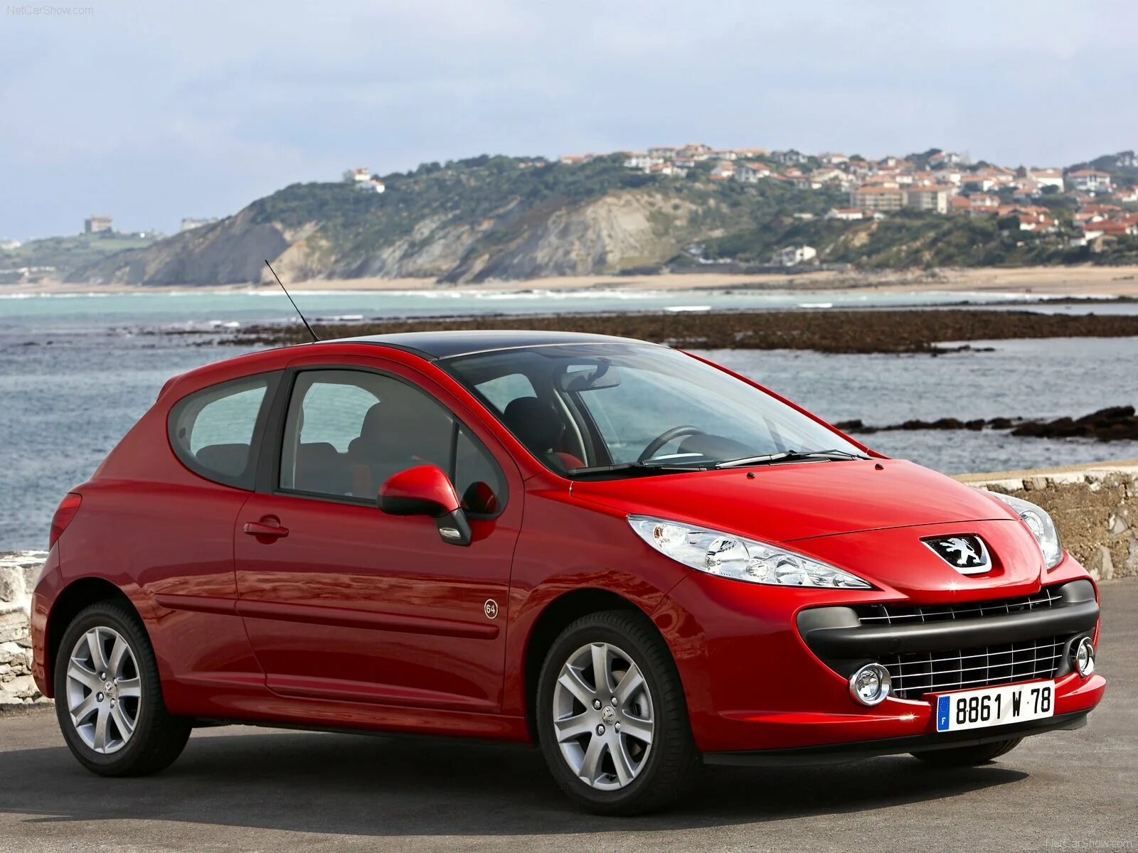 Француз авто. Peugeot 207. Пежо 207 трехдверная. Peugeot 207 Hatchback. Пежо 207 1.4 хэтчбек.