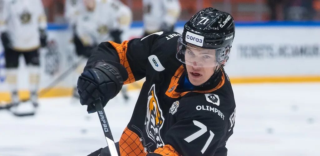 Гребенкин хоккеист. Гребенкин хоккеист. Гребенкин амур. Металлург игроки. Гребенкин хоккеист.