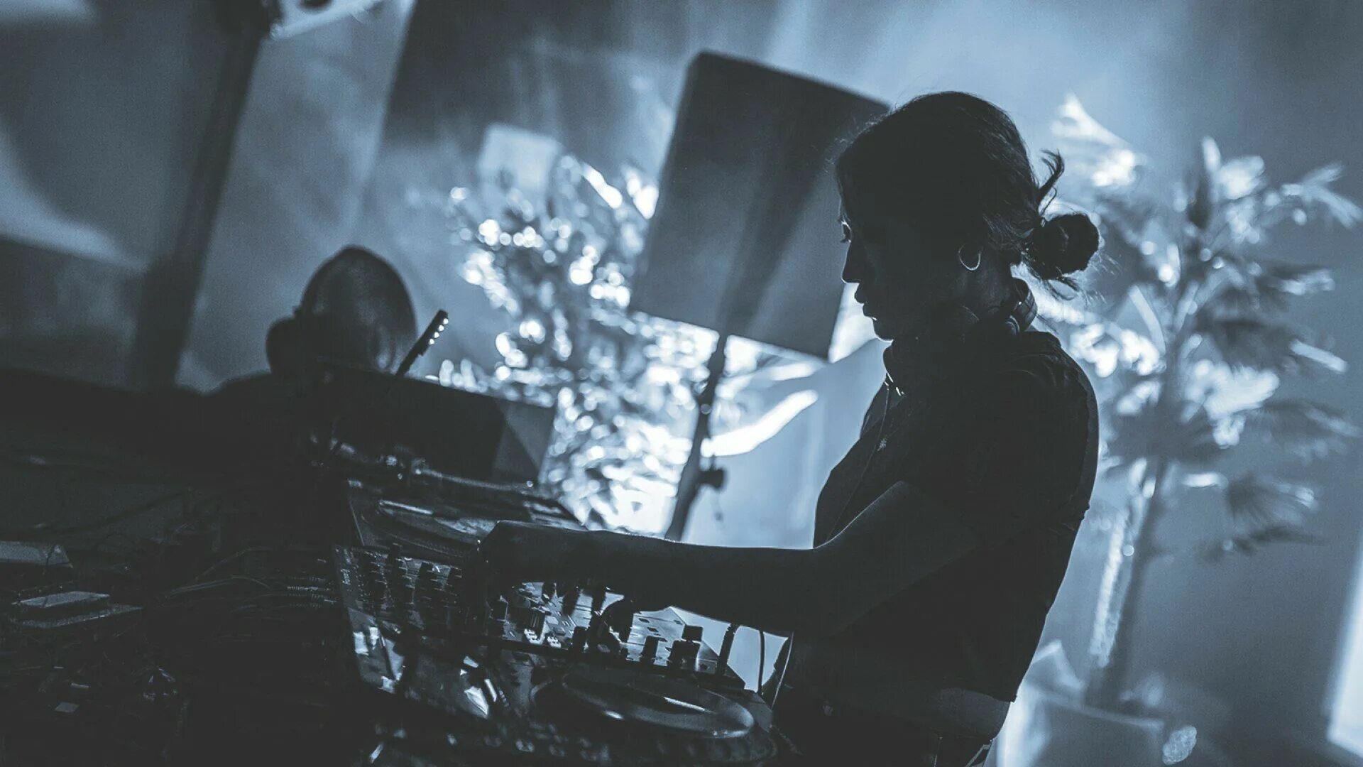 Peggy go it goes like. Пегги гоу. nanana пегги гу. peggy gou 2025. peggy gou - (it goes like) nanana.
