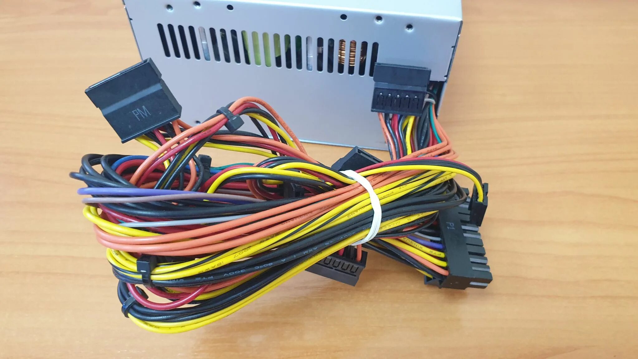 Rebel блоки питания. Блок питания power rebel 450w. inwin power rebel 450w. atx inwin rb-s450hq7-0. power rebel 450w pinout.