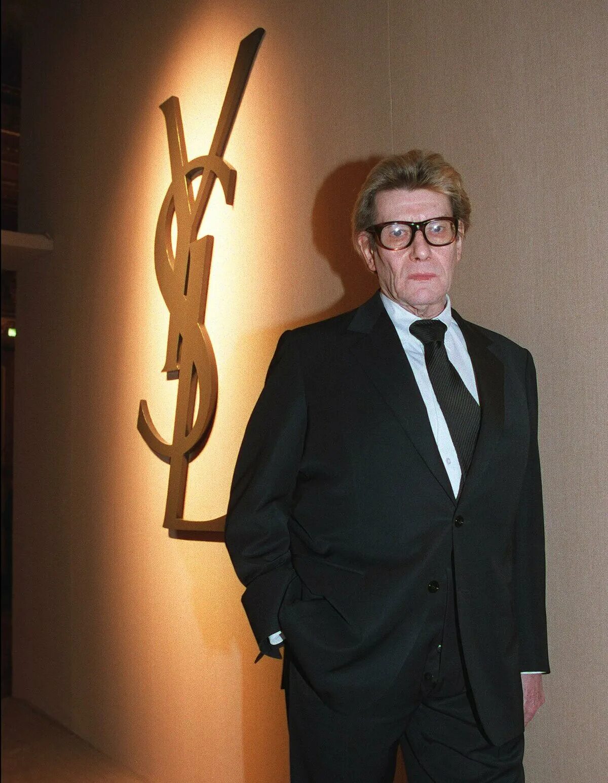Yves saint laurent в молодости. сен-лоран ив анри донат матье. ив сен. ив сен-лоран. ив сен лоран молодой.