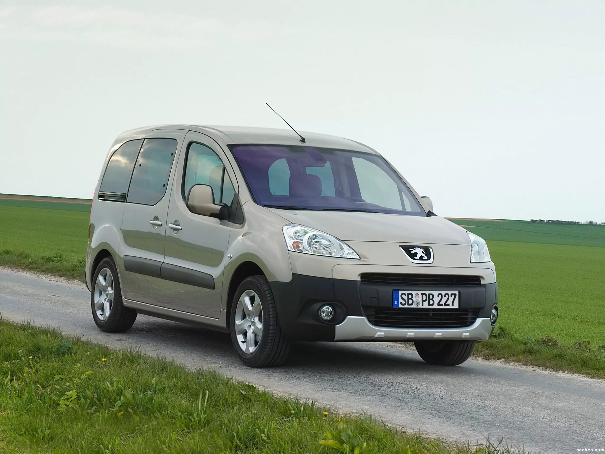 Пежо партнер типпи. Peugeot partner tepee. Peugeot partner типи. Peugeot partner 2012. Peugeot partner m49.