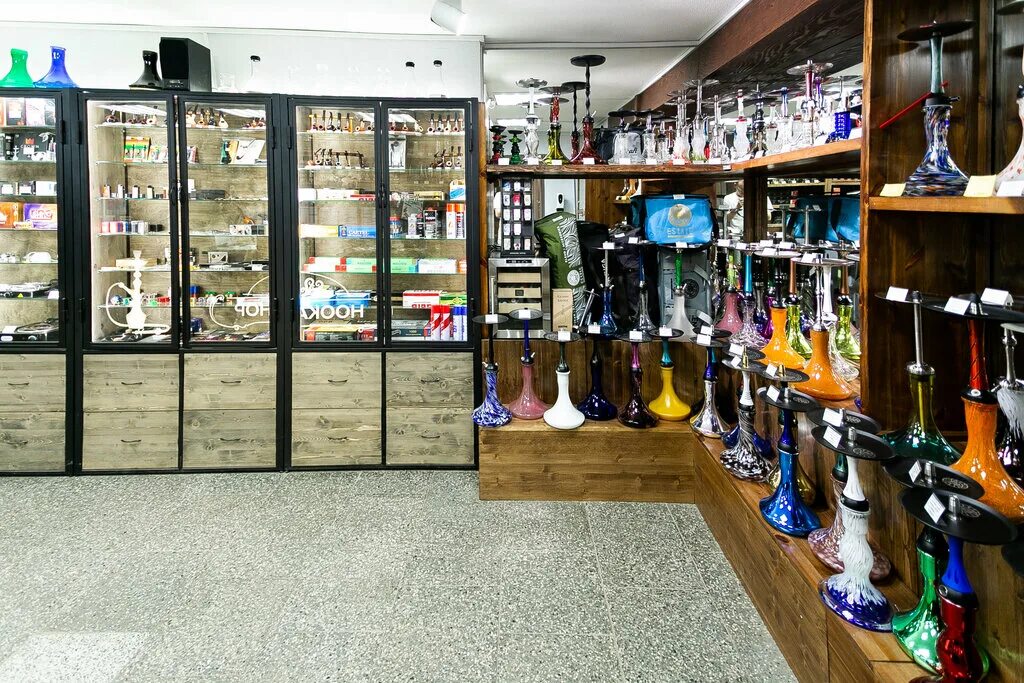 магазин табака и курительных принадлежностей galleon. магазин табака и курительных. табачный бутик. табачный магазин в тц. лиговский проспект табак.