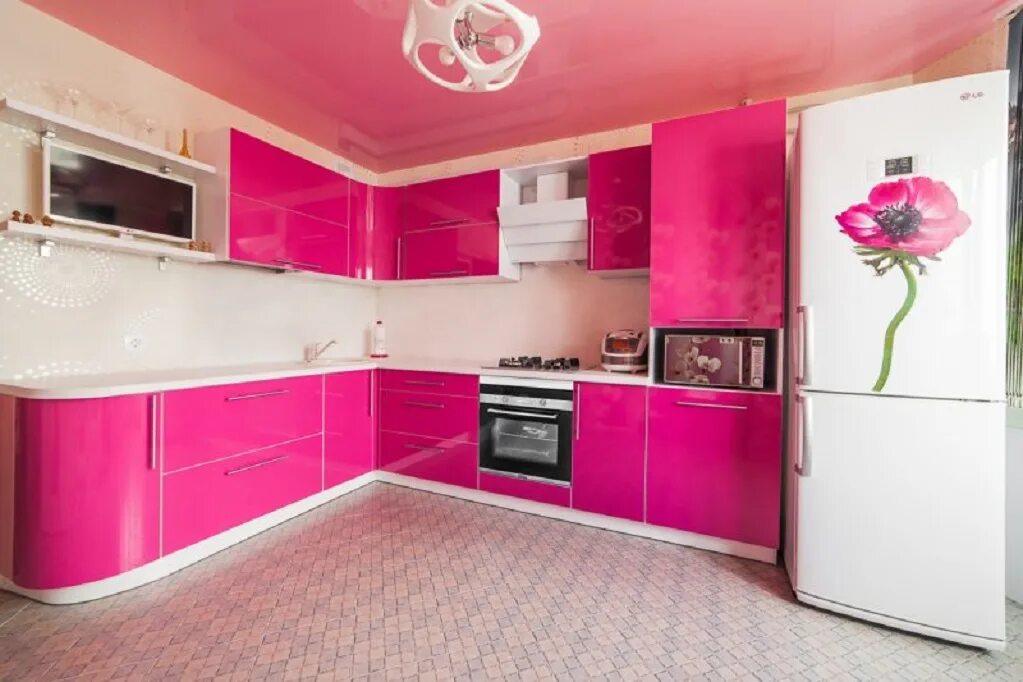 Фиолетовая кухня. Кухня цвета фуксия. Кухня пластик. Кухня цвета фуксии. Кухонный гарнитур фуксия.