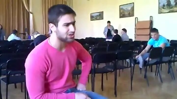 Ведущий на свадьбе карабах лысый. Отец с дочкой армения. Армянская песня про маму. Армянские свадебные песни. Армяне поют.