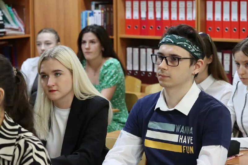 экономический факультет студенты. экономический факультет студенты. ижгту факультеты. экономический факультет студенты. ргутис институт г.