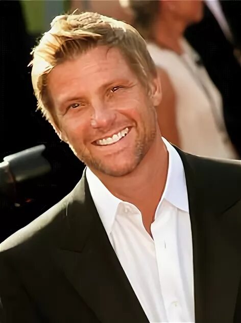 Tom scavo. Thomas „Tom“ Scavo. Doug Savant актер. Даг Сэвант сейчас.