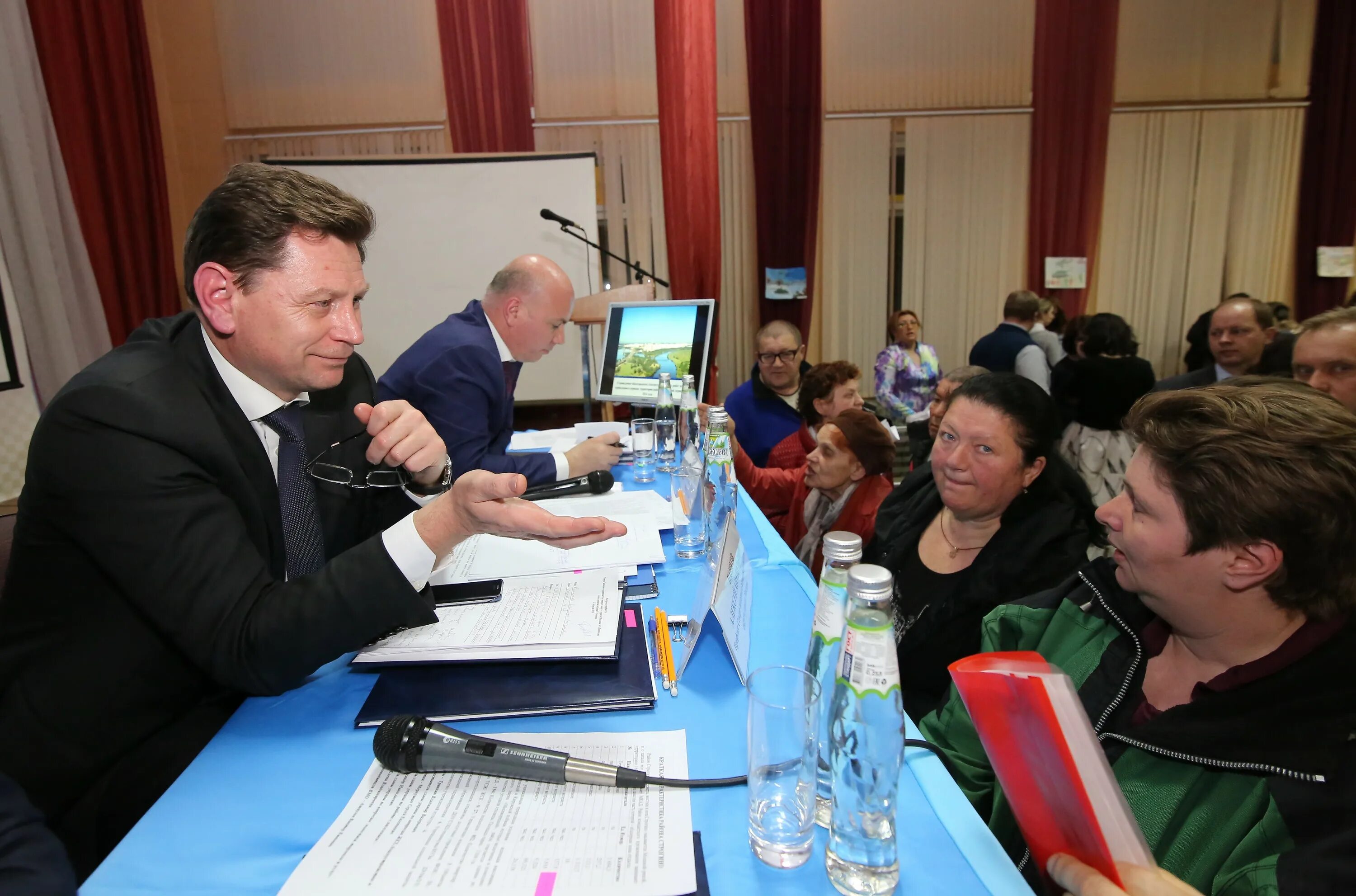 Пашков александр анатольевич префект сзао. Префектура юао ерошин. Лялин олег саранович префектура сзао. Пашков алексей анатольевич префект. Глава управы ерохов александр.