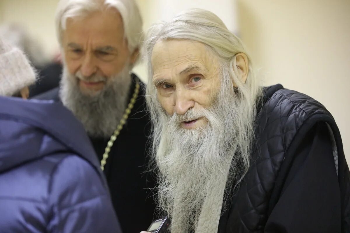 Илий ноздрин и патриарх. Схиархимандрит илия (ноздрин). Где сейчас принимает отец илий. Отец илий оптина пустынь. Оптина пустынь илий ноздрин.