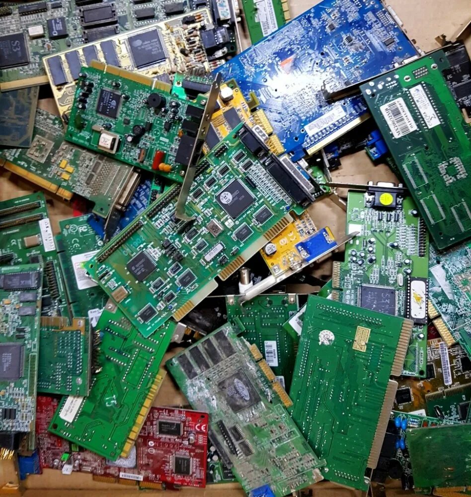 Майнер в стойку 19. Geforce gtx titan z 12gb. Hsp480-s12a майнинг. Видеокарта вставленная в материнскую плату. Куда сдать видеокарту.