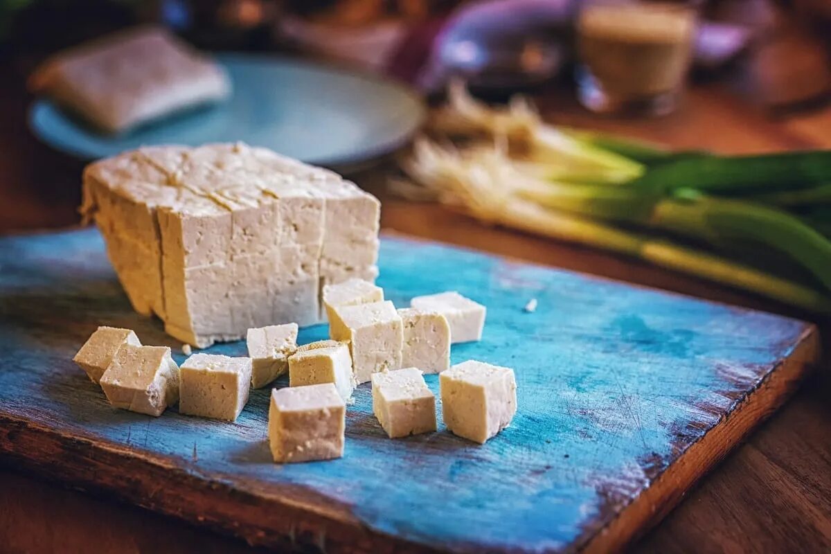 Что можно приготовить из сыра тофу. Тофу Полотняный. Китайский тофу. Соевый творог тофу. Тофу брикет.