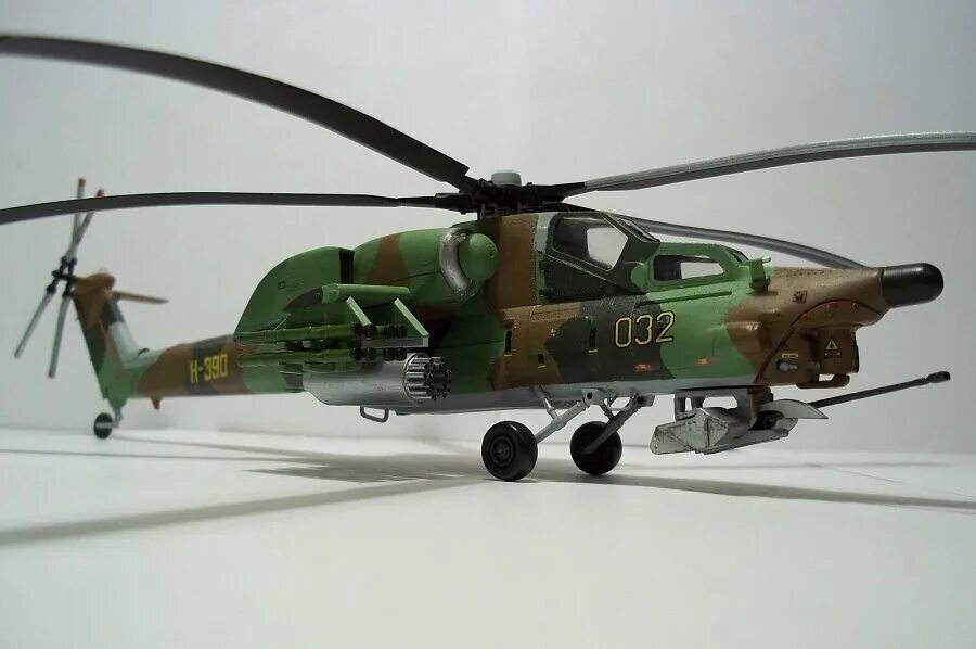 Ил-28 1/72. Звезда модель вертолет ми-28а. Т28 обр 1940. Модели 28. Т-28 экранированный hobby boss.