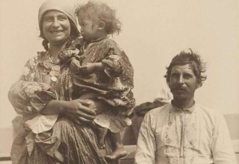 Фамилия цыганок. Фамилия цыганок. Знаменитые цыганские фамилии. Женские и мужские цыганские имена. Цыганские фамилии.