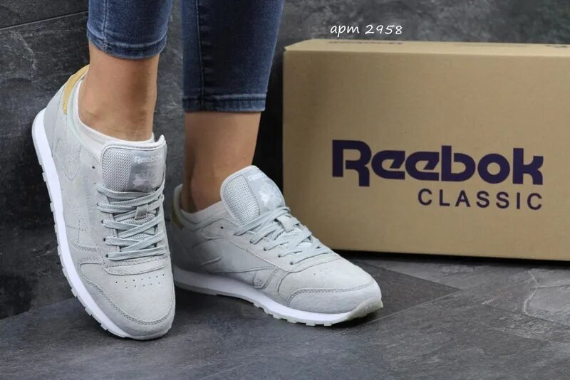 Solid Grey Reebok Classic. Кроссовки рибок Классик женские серые. Кроссовки Reebok женские серые. Reebok Classic rtlabk223301. Reebok серые кроссовки