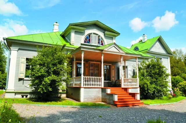 Торжок путевой дворец южный флигель. Флигель кузьминских. Спасское лутовиново флигель изгнанника. Усадьба поленово территория. Флигель сайт.